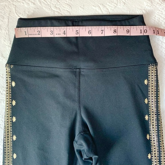 Spiritual Gangster Lotus Leggings black & gold print - Picture 11 of 16